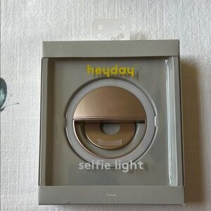heyday Clip-On Selfie Light in Rose Gold Tone